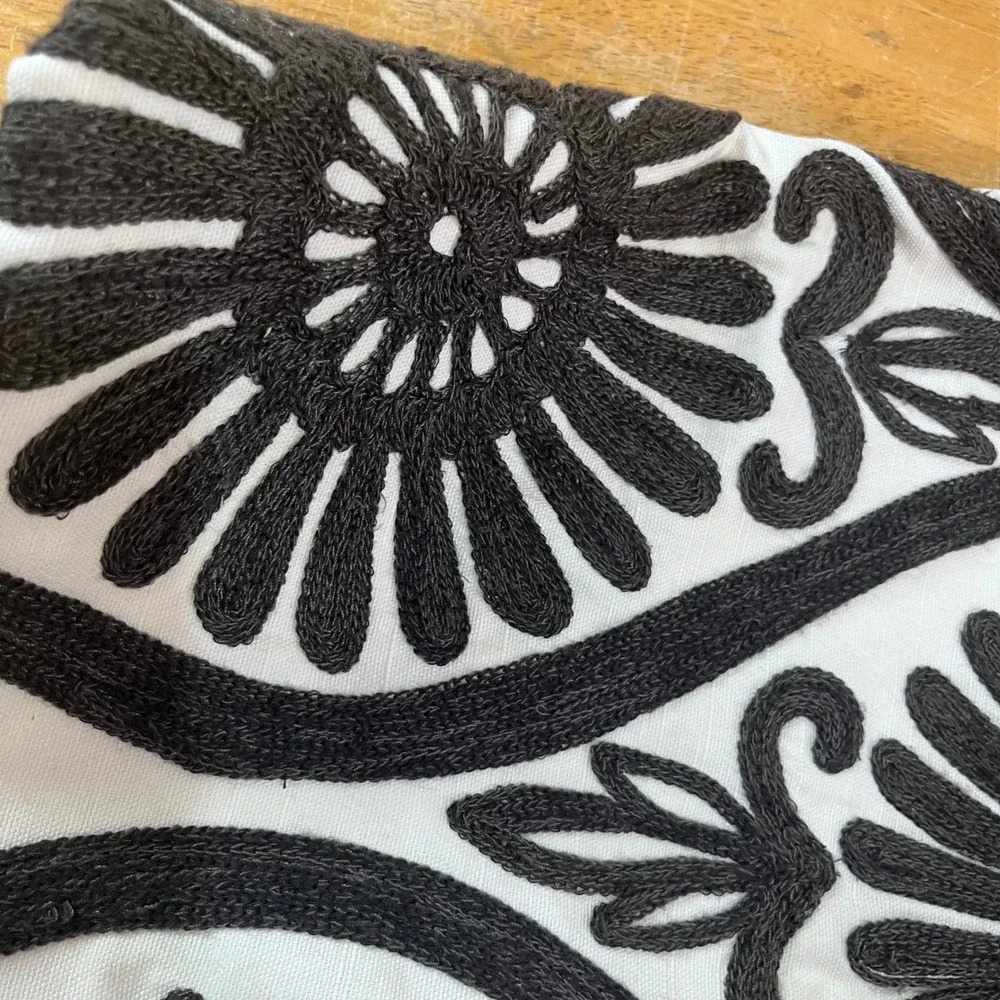 Pottery Barn Pillow Cover 20x20 White Black Floral Embroidered Crewel Square
